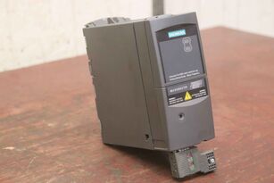 SIEMENS 6SL3210-5BE13-7UV1